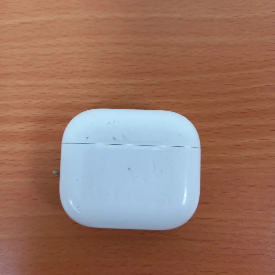 APPLE AIRPODS 3RD GENERATION 