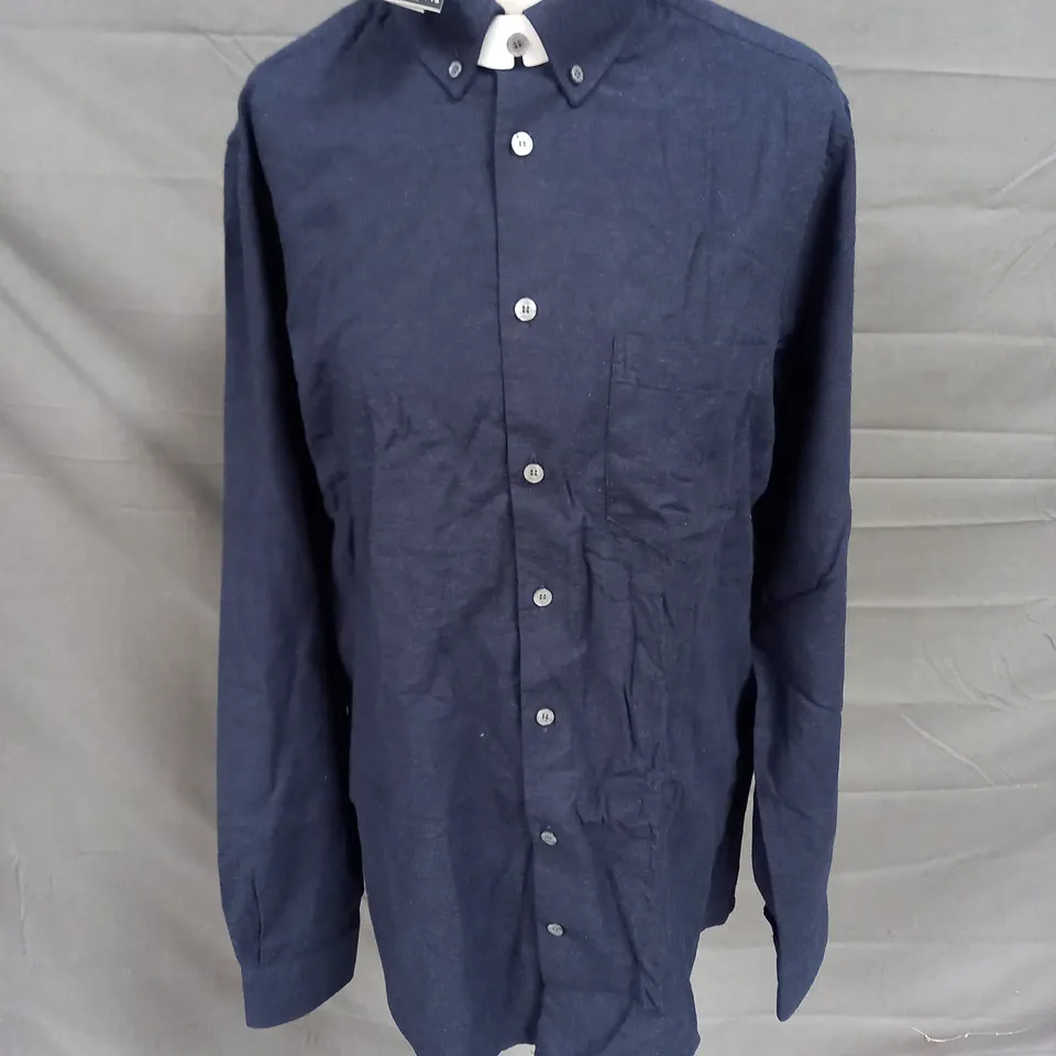 MR MARVIS THE FLANNEL SHIRT IN COSMICS SIZE M