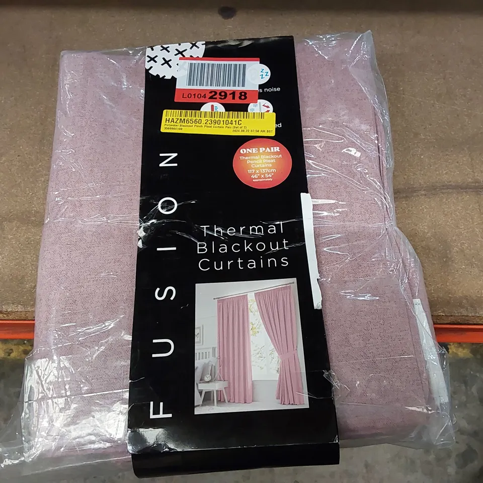 BAGGED POLYESTER BLACKOUT PINCH PLEAT CURTAIN PAIR - 117 x 137cm (1 ITEM)