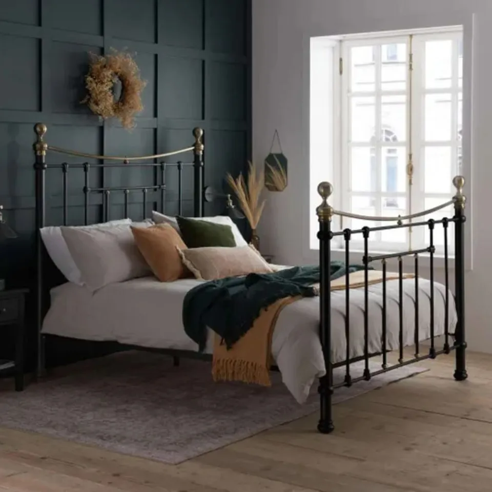 BOXED BIRLEA BRONTE 4FT6 DOUBLE BED - BLACK (3 BOXES)