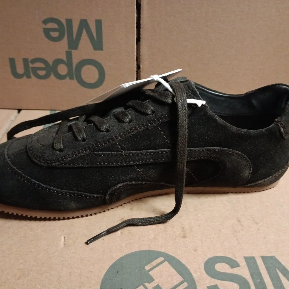  COS BROWN SUEDE LOOK TRAINERS - EUR 39