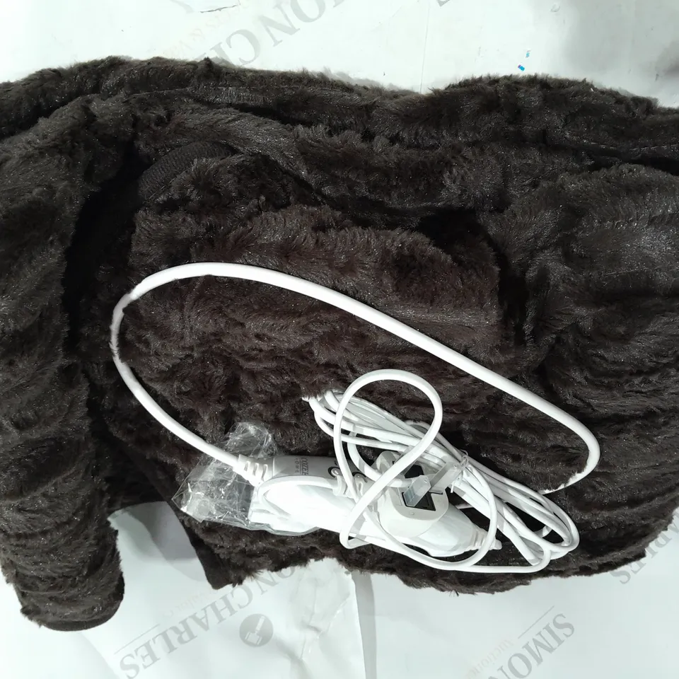 BOXED COZEE HOME FAUX FUR HEATED THROW, CHOCOLATE