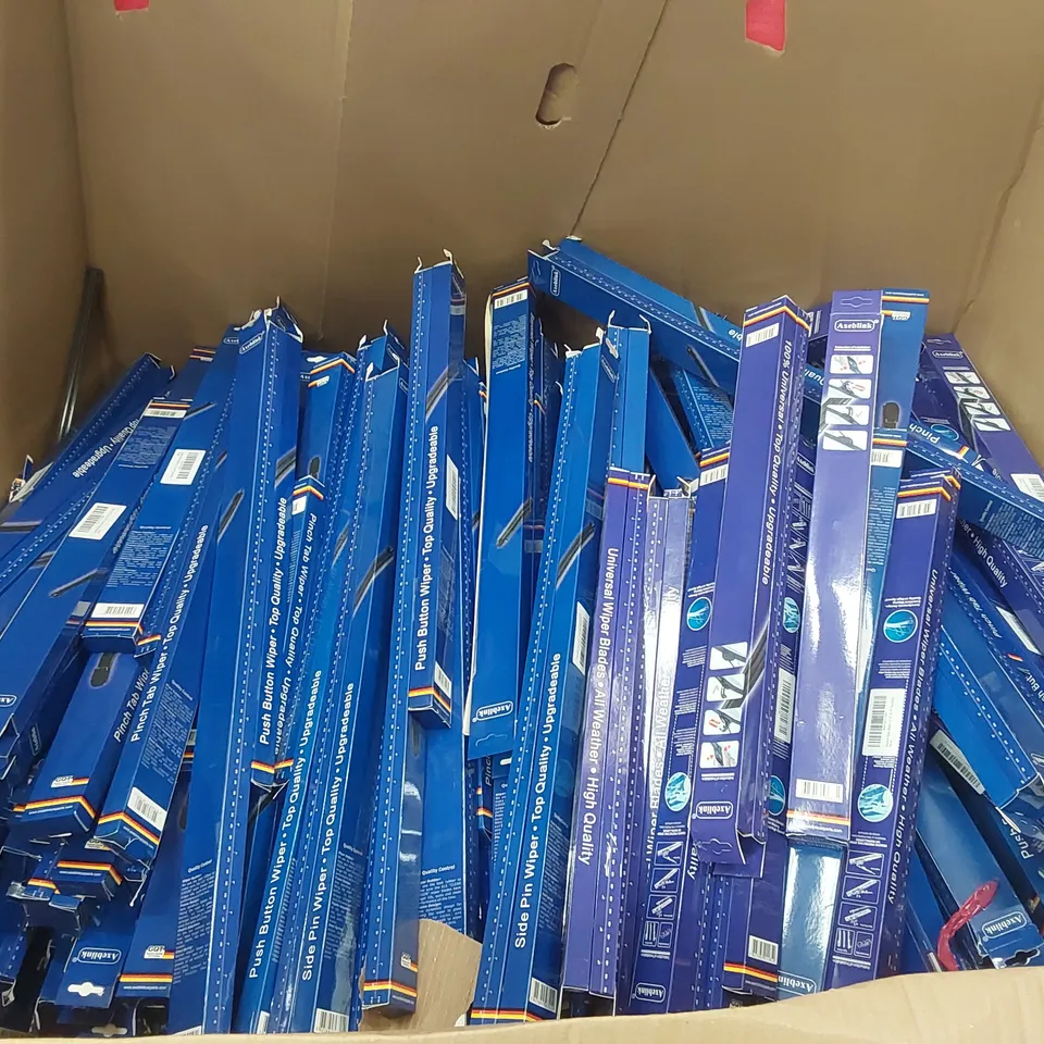 PALLET CONTAINING A VERY LARGE QUANTITY OF AXEBLINK WIPER BLADES