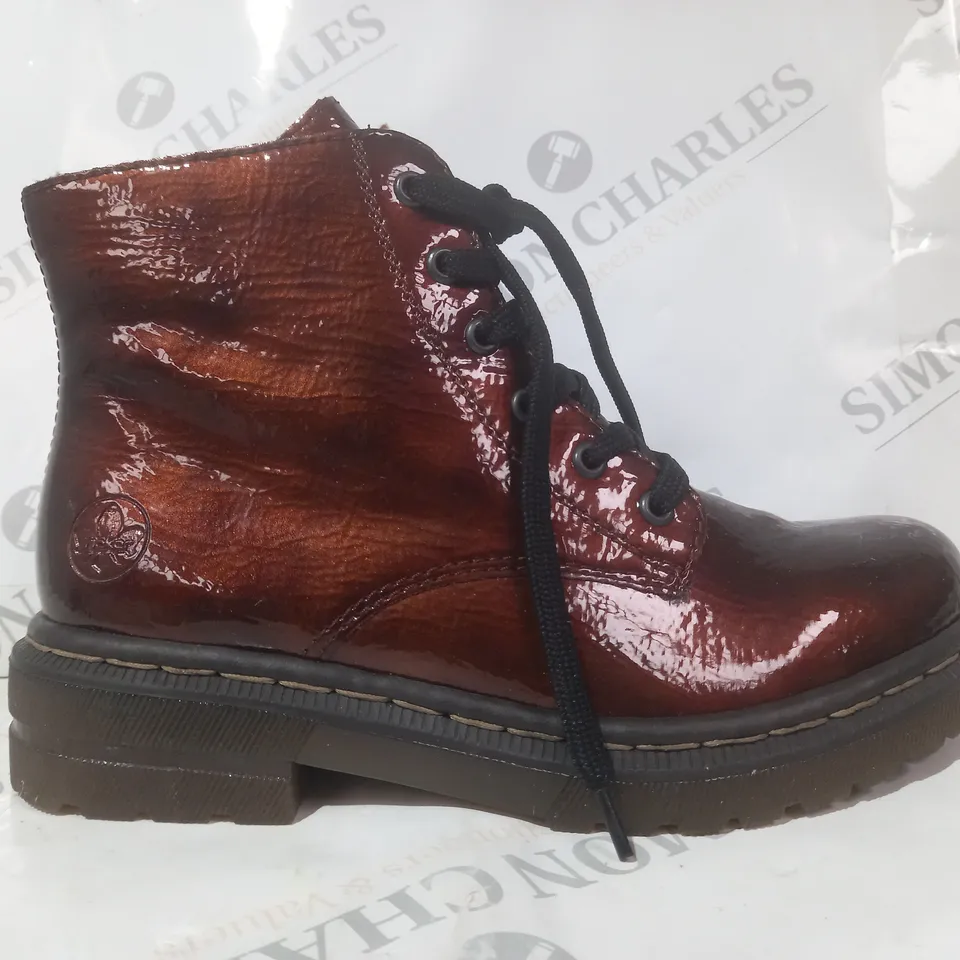 BOXED PAIR OF RIEKER LACE UP ANKLE BOOTS IN BRONZE EU SIZE 39