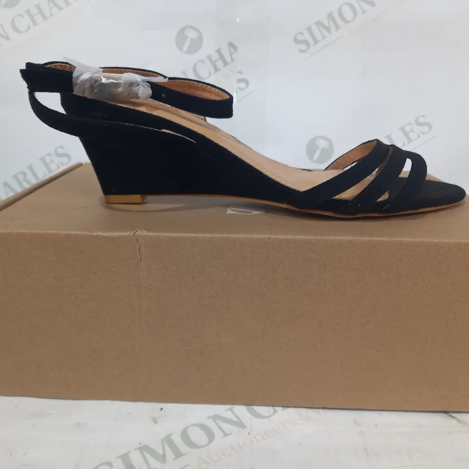 BOXED PAIR OF GOOD FOR THE SOLE WEDGE SANDALS IN BLACK SIZE 6