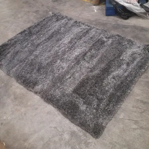 QUALITY DESIGNER AREA RUG APPROXIMATELY 140×200CM