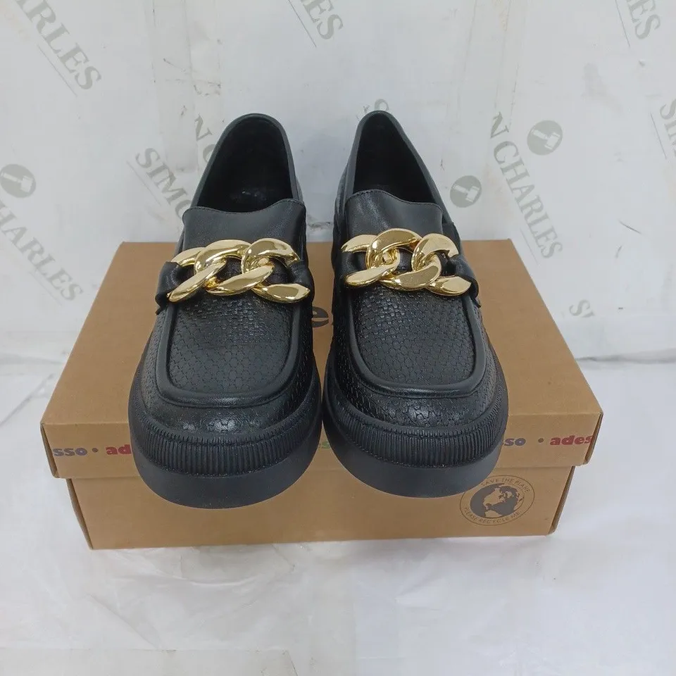 BOXED ADESSO LADIES FLAT SHOES WITH GOLD CHAIN DETAIL BLACK SIZE EU 40