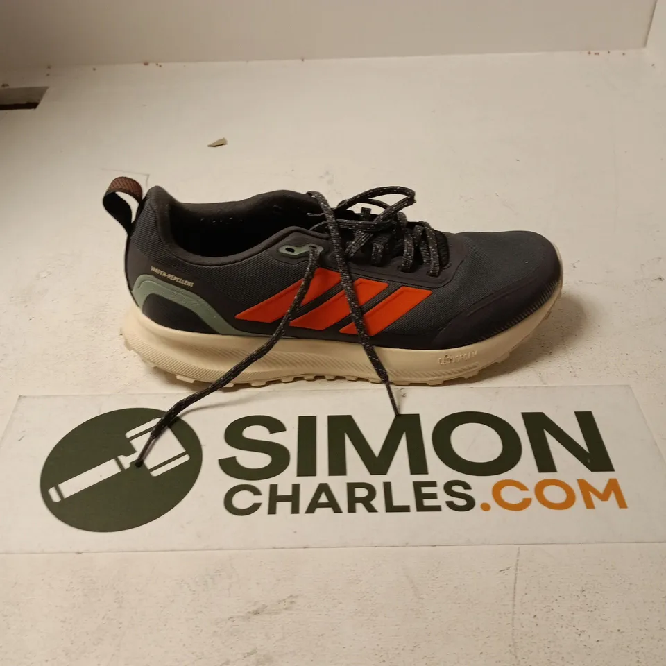 UNBOXED PAIR OF ADIDAS ORTHOLITE TRAINERS IN BLUE - UK 9