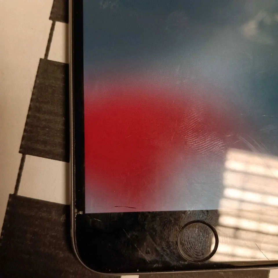 APPLE IPHONE 6S A1688 