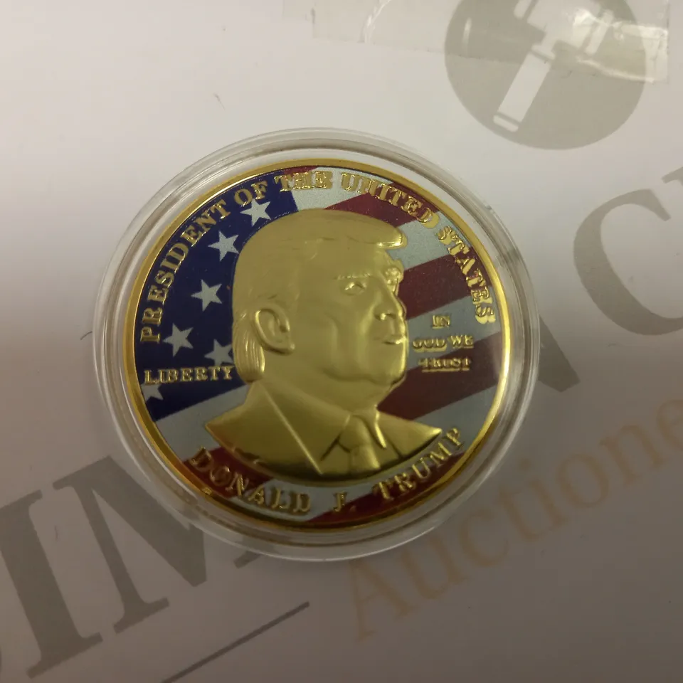 DONALD TRUMP `MAKE AMERICA GREAT AGAIN` COLLECTABLE COIN 