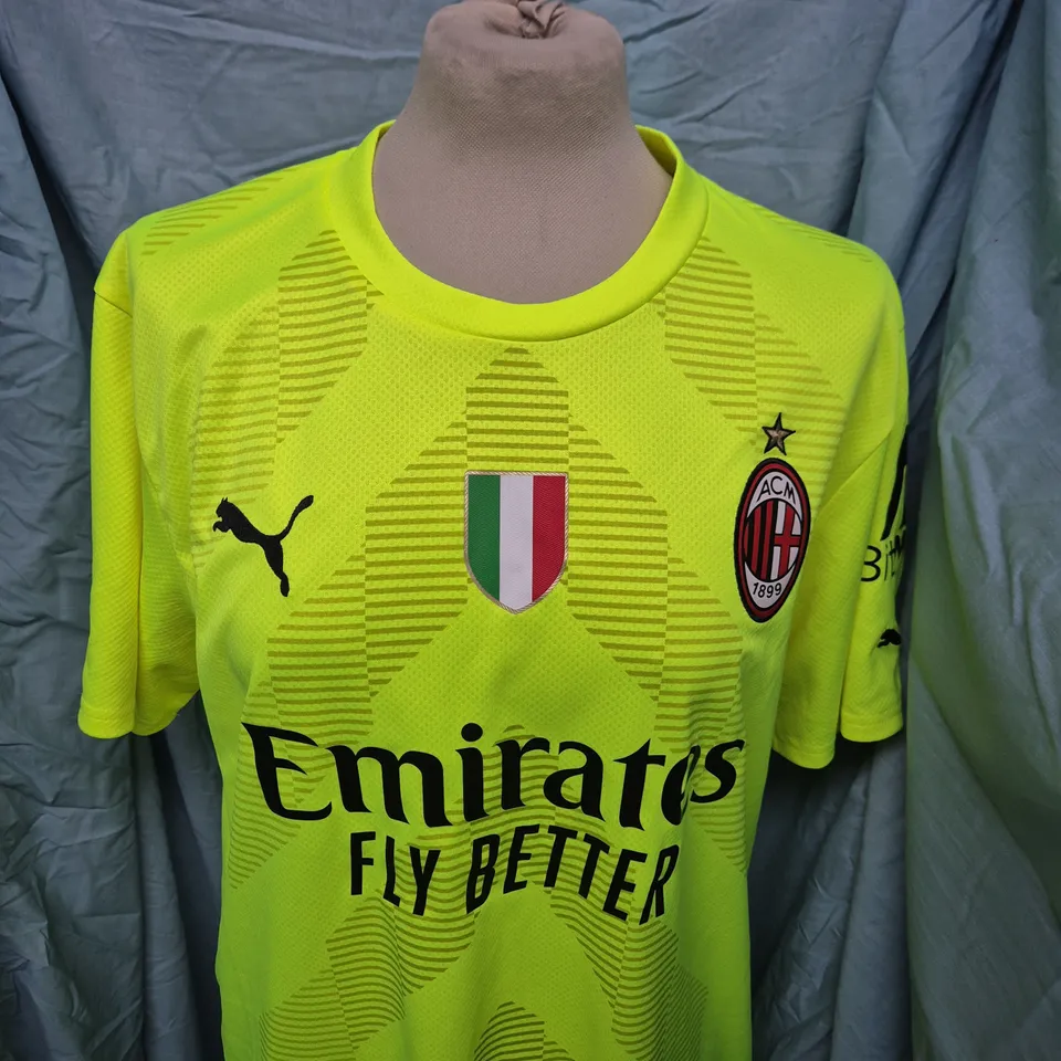 AC MILAN FC AWAY JERSEY - SIZE LARGE