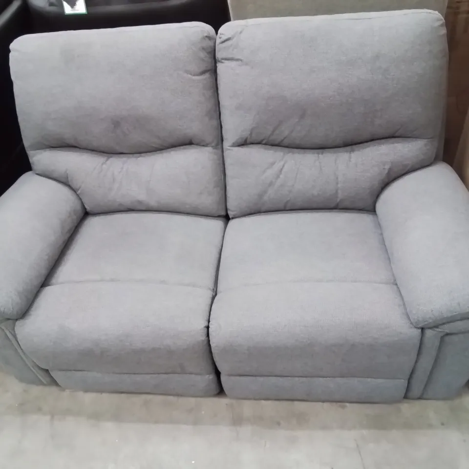 QUALITY DESIGNER GREY FABRIC UPHOLSTERED 2 SEATER MANUAL RECLINING SOFA