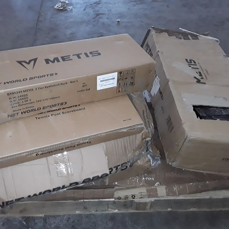 LOT OF 6 ASSORTED SPORTING ITEM PARTS TO INCLUDE KETTELBELL RACK AND 12FT TRAMPOLINE