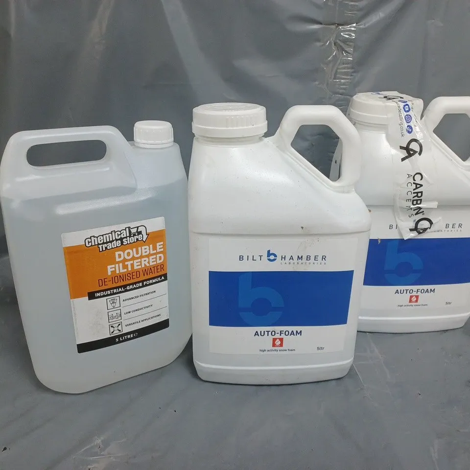 3 ASSORTED LIQUIDS TO INCLUDE DE-IONISED WATER, AUTO FOAM - COLLECTION ONLY