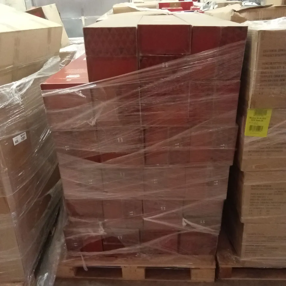 PALLET OF APPROXIMATELY 24 x 4FT TALL FAUX MOSS BASE CHRISTMAS TREES