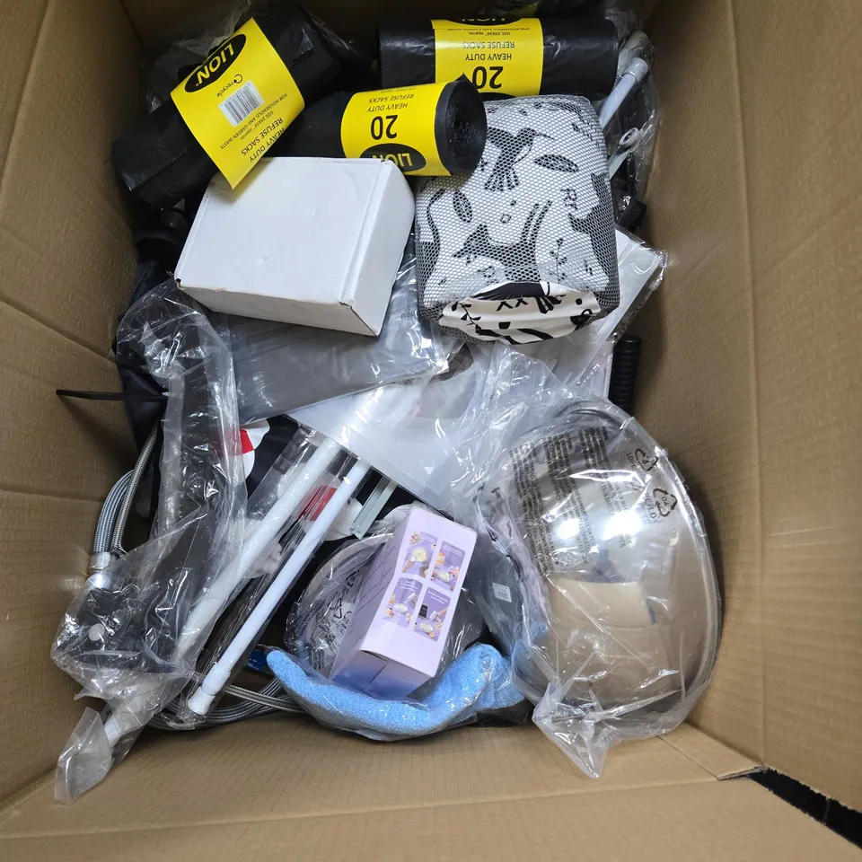 BOX OF APPROXIMATELY 15 ASSORTED HOUSEHOLD ITEMS INCLUDING HEAVY DUTY REFUSE SACKS , COMPOSTABLE WASTE BAGS AND WHEAT STRAW CAT BOWLS