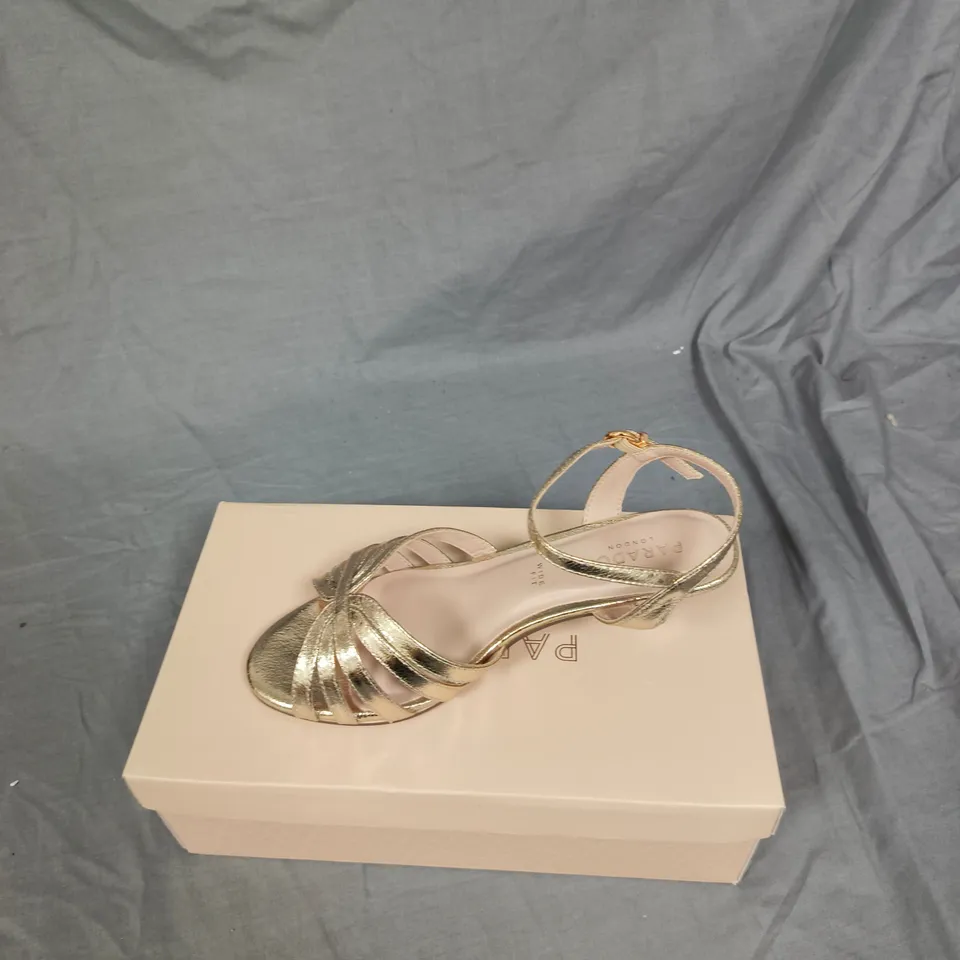 PARADOX LONDON TAYTUM WIDE FIT SANDALS – CHAMPAGNE METALLIC, UK 5 (EU 38)
