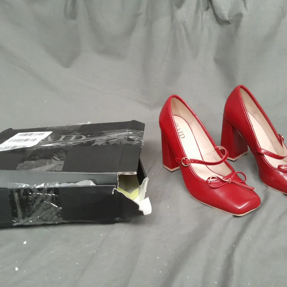 BOXED PAIR OF RAID HEELED MARY JANE RED SIZE 6 