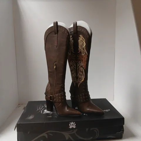 KOI TWILIGHT CHILDREN OF THE MOON WOMEN'S LEATHER KNEE-HIGH BOOTS WITH EMBROIDERY – BROWN UK 3