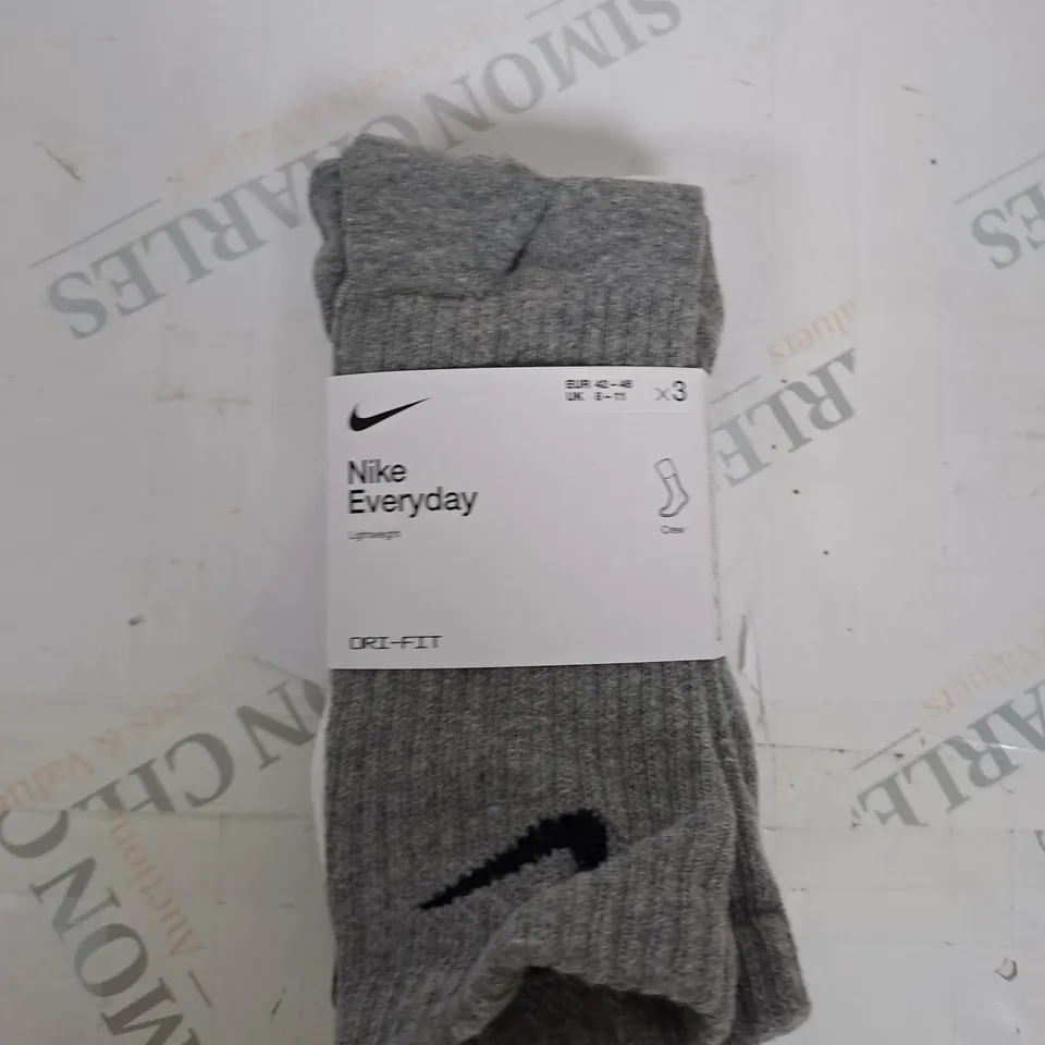 NIKE EVERYDAY DRI-FIT SOCKS - X3 SIZE 8-11