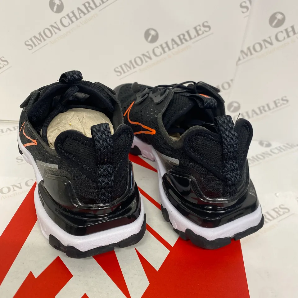 BOXED PAIR OF NIKE REACT VISION GS BLACK TRAINERS SIZE 6