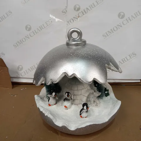 CHRISTMAS DETAILED BAUBLE DECORATION