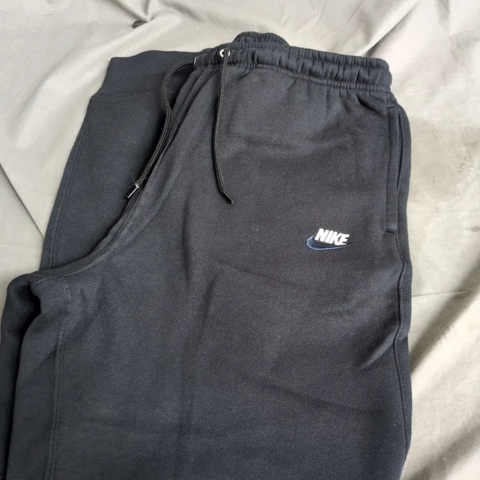 NIKE JOGGERS BLACK STANDARD FIT SIZE L
