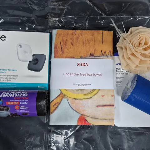 APPROXIMATELY 10 ASSORTED HOUSEHOLD ITEMS TO INCLUDE UNDER THE TREE TEA TOWEL, VERSATILE TRACKER FOR KEYS, REFUSE SACKS, ETC