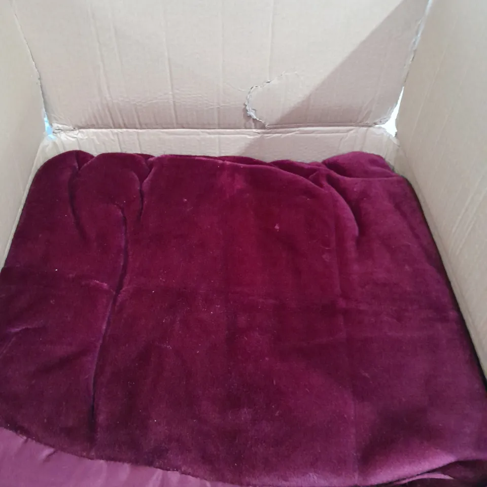 COZEE HOME CRINKLE CRUSHED VELVET & VELVETSOFT FILLED BEDSPREAD