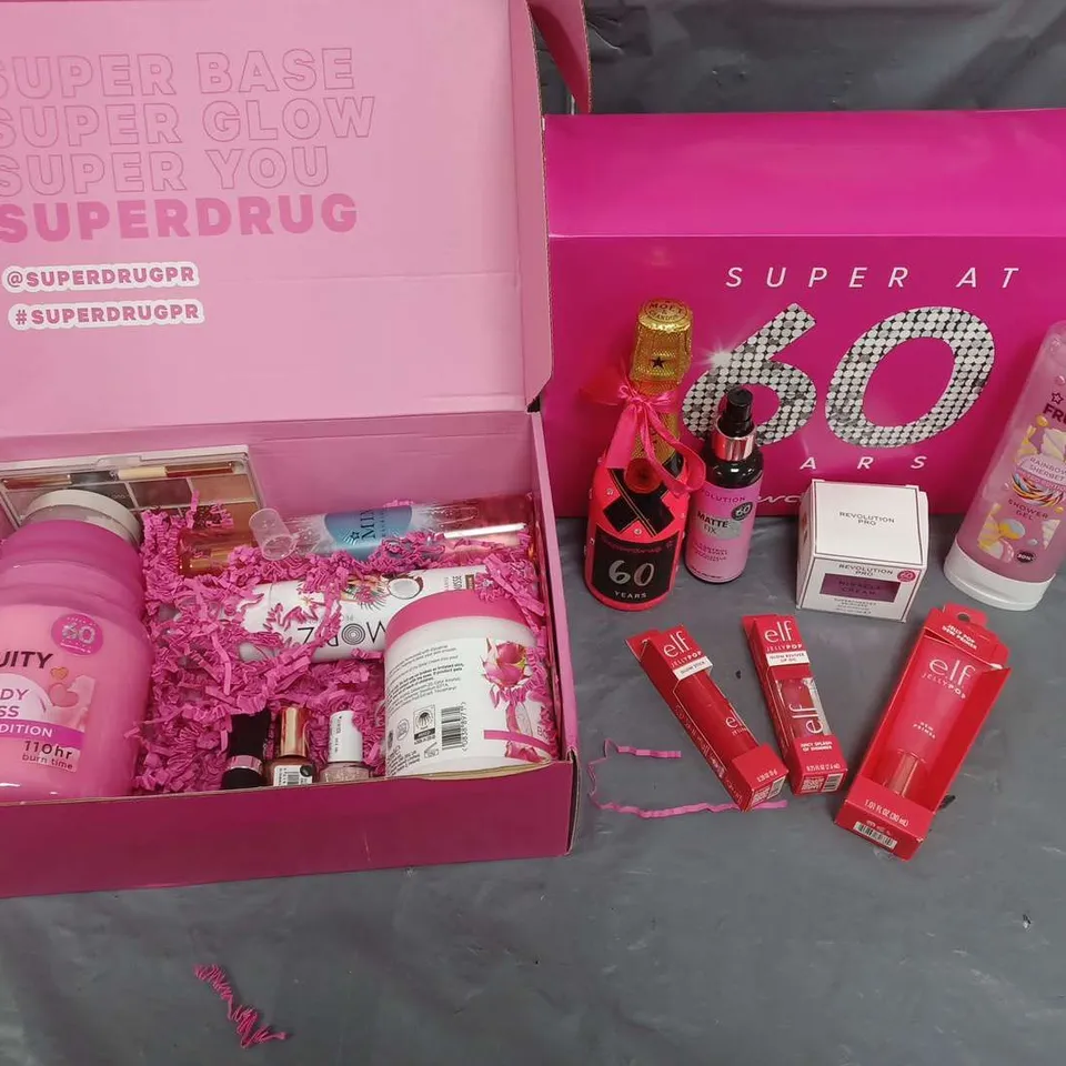 SUPERDRUG 60 YEARS PR GIFT SET