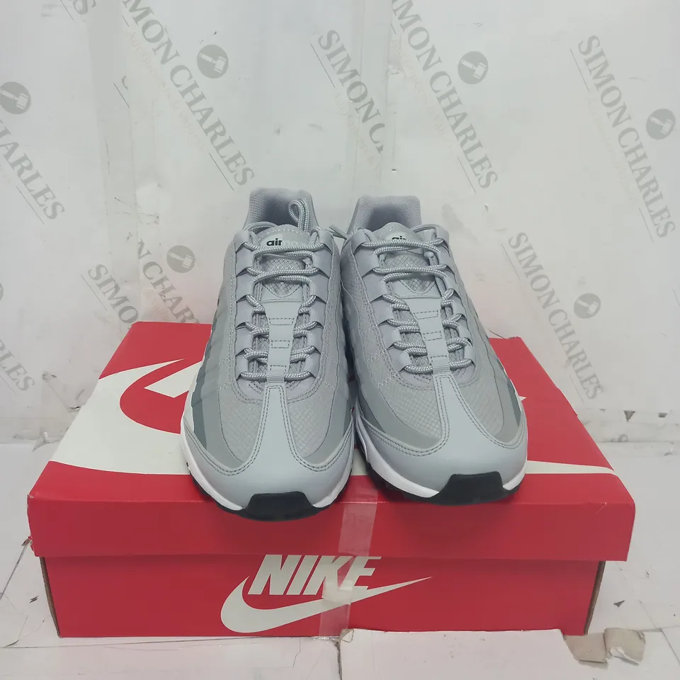 BOXED NIKE AIR MAX 95 ULTRA SIZE 9 