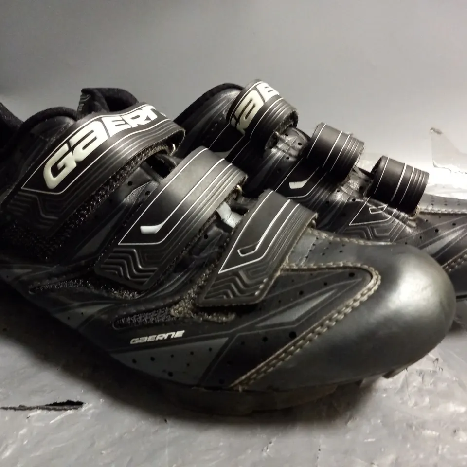 GAERNE  BIKE CLEATS IN BLACK SIZE 44