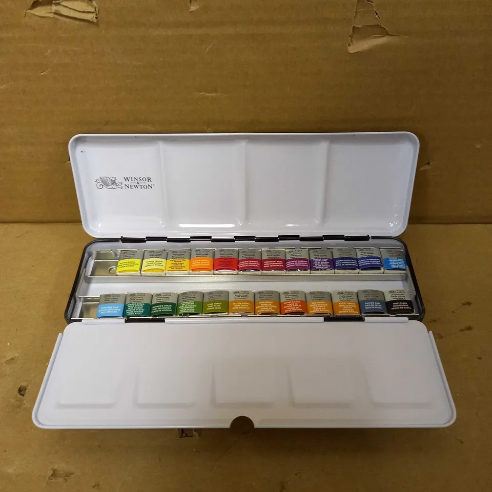 WINSOR & NEWTON PROFESSIONAL WATER COLOUR BOX