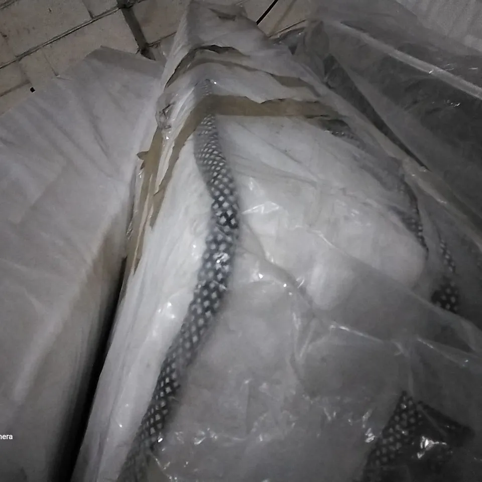 BAGGED PILLOW TOP MEMORY FOAM POCKET SPRUNG 5' MATTRESS 