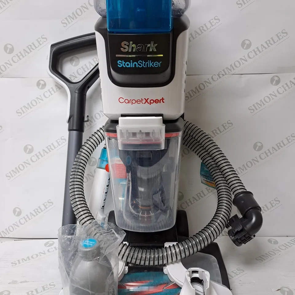 SHARK CARPET XPERT DEEP CARPET CLEANER & BUILT IN STAIN STRIKER EX200UK - COLLECTION ONLY