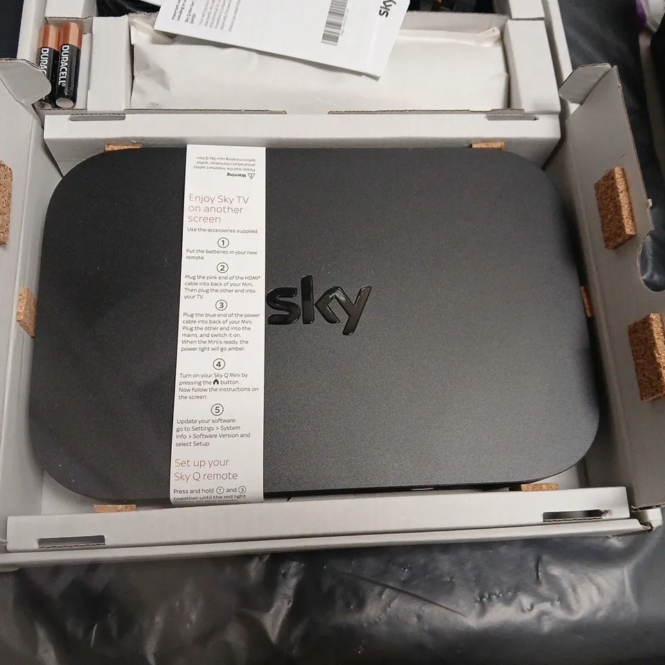 SKY Q SET-TOP BOX EM1501UK-E – BOXED
