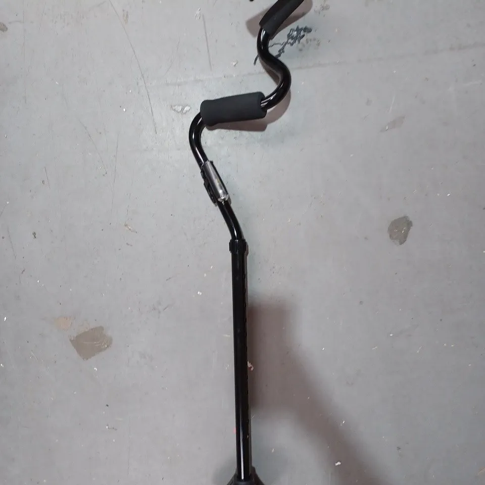 STRONG ARM COMFORT CANE WITH STANDING BASE 