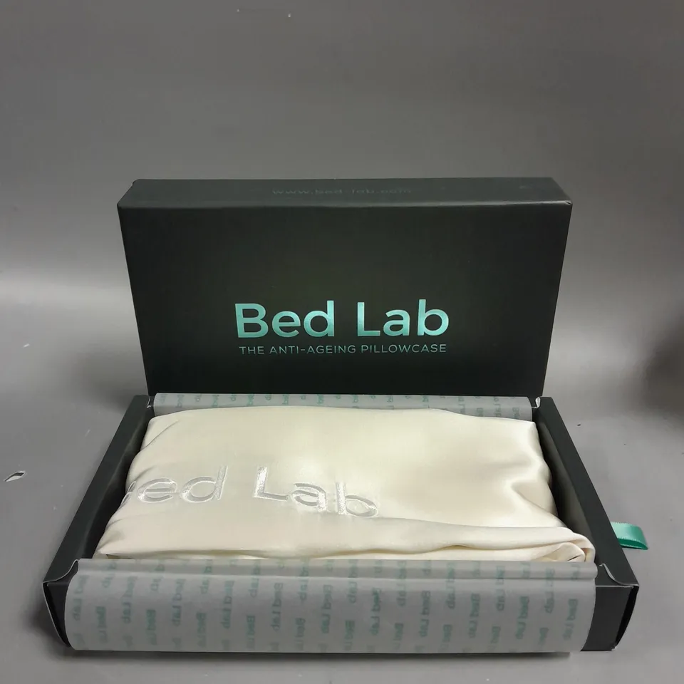 BOXED BED LAB ANTI-AGEING PILLOWCASE 