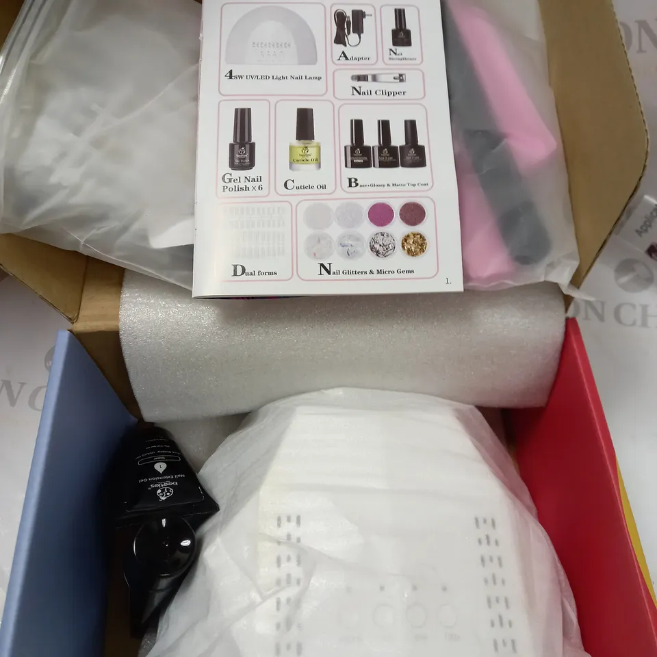 BEETLES ALL-IN-ONE MANI KIT WITH UV LAMP