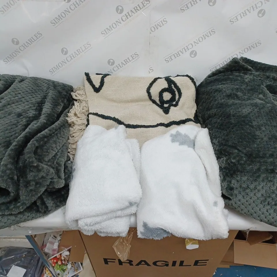 LOT OF 3 BLANKET THROWS IN DESSERT, AND GREY, AND WHITE FUR PILLOWCASES