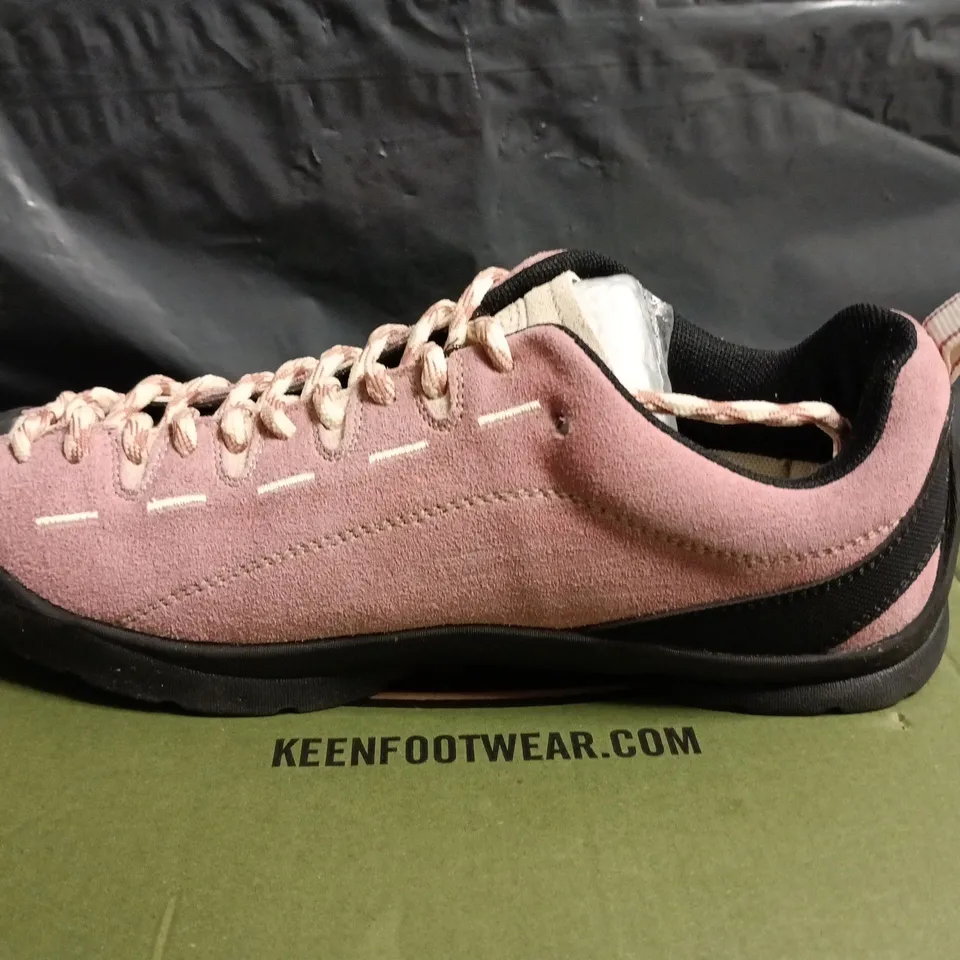 KEENJASPER TRAINERS IN PINK/WHITE - UK 6