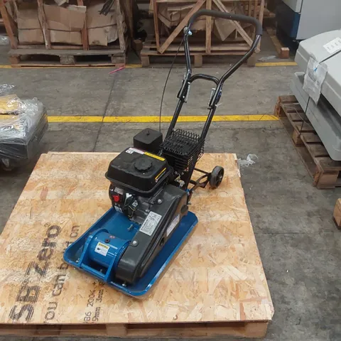 HYUNDAI HYCP9070 196CC PETROL COMPACTOR / WACKER PLATE