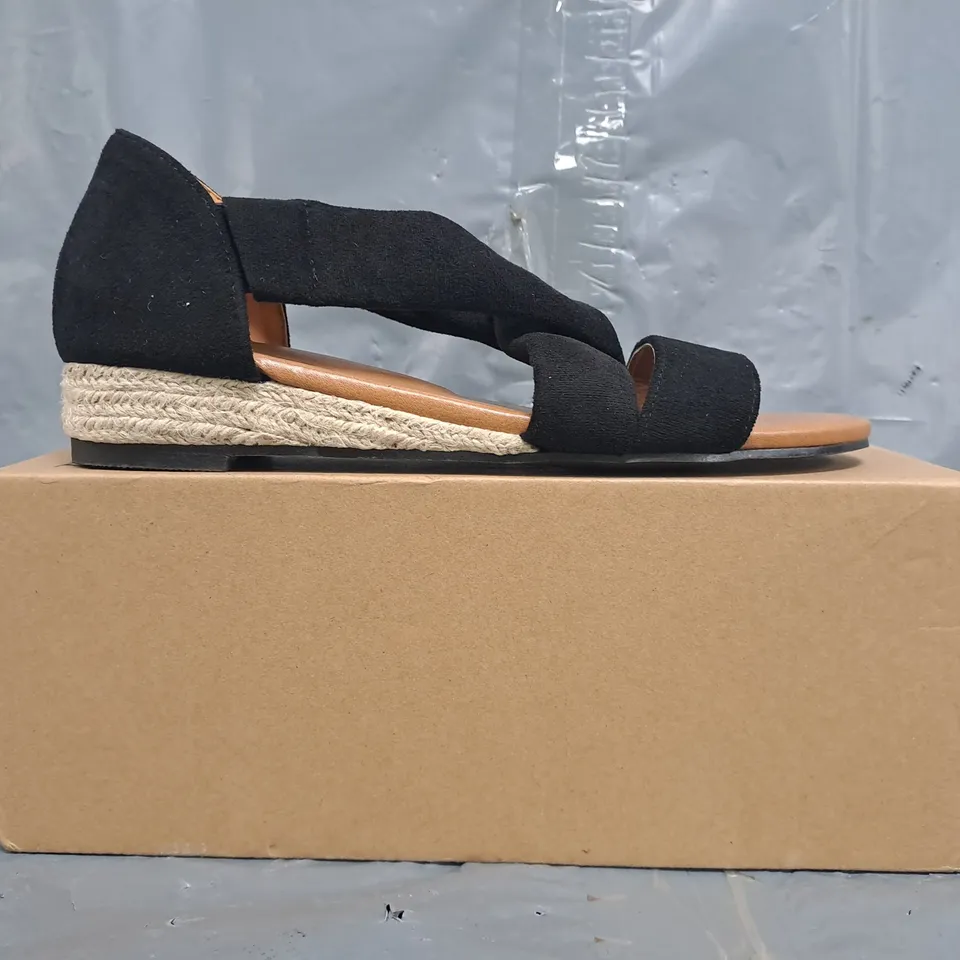 BOXED PAIR OF WHERE'S THAT FROM OPEN TOE CROSS STRAP SANDALS IN BLACK SIZE UK 4