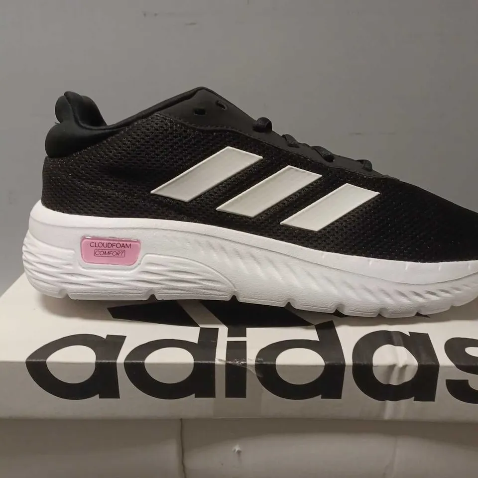 BOXED ADIDAS CLOUD FOAM COMFY BLACK - UK 8 