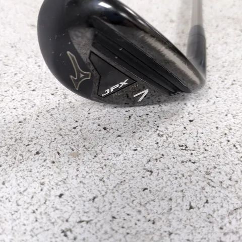 JPX GOLF IRON WITH UST MAMIYA RECOIL ESX SHAFT – CLUB HEAD WITH GRIP 