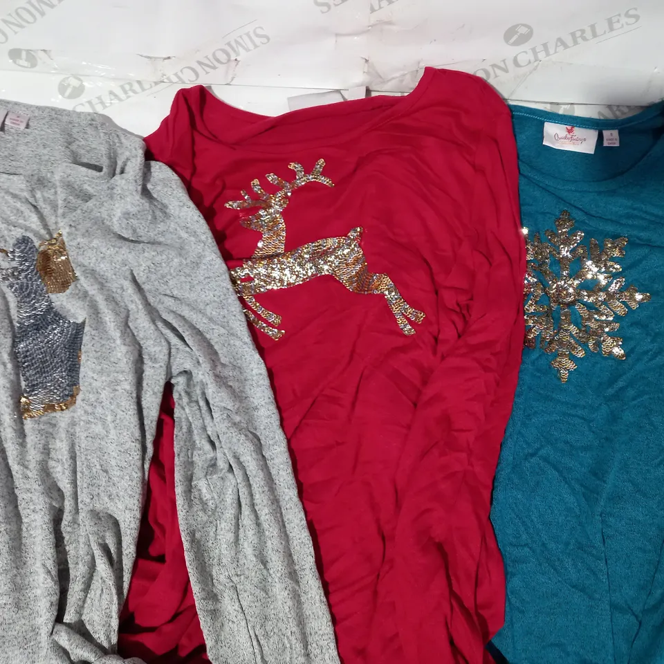 BOX OF APPROXIMATELY 10 ASSORTED CLOTHING AND FAHION ITEMS IN VARIOUS STYLES AND COLOURS TO INCLUDE QUACKER FACTORY, MASAI, ETC