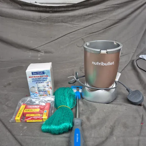 APPROXIMATELY 15 ASSORTED HOUSEHOLD ITEMS TO INCLUDE NUTRI BULLET BASE, REFRIGERATOR DEICING AGENT AND GREEN NETTING