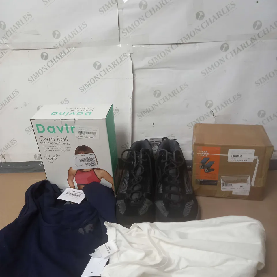 APPROXIMATELY 20 ASSORTED HOUSEHOLD PRODUCTS TO INCLUDE SANDLES, SHOES, DAVINA GYM BALL ETC
