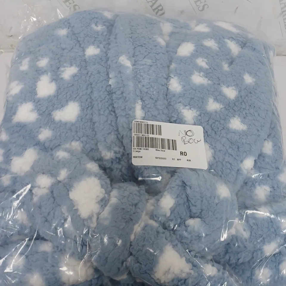 COZEE HOME PRINTED ROBE IN BLUE/WHITE HEART - LARGE