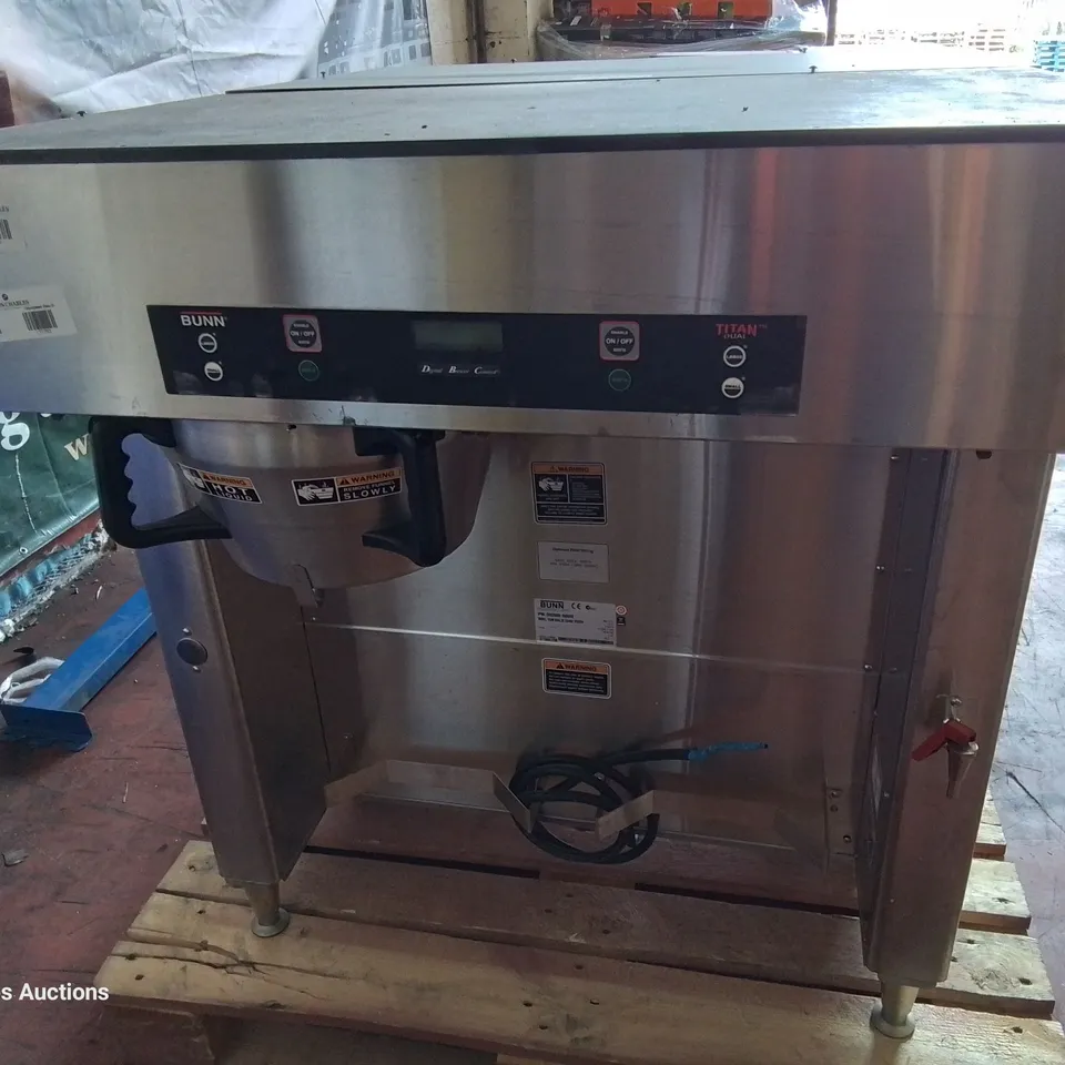 BUNN DUAL TITAN COMMERCIAL COFFEE BREWER